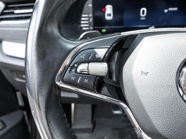 Skoda Octavia IV (A8) с пробегом 2021 года, цена 2 590 000 рублей, 134466 км, лифтбек, Автокод Объявления