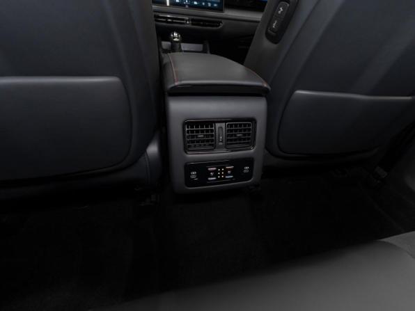 Toyota Camry IX (XV80) China Market Рестайлинг с пробегом 2026 года, цена 4 700 000 рублей, 20 км, седан, Автокод Объявления