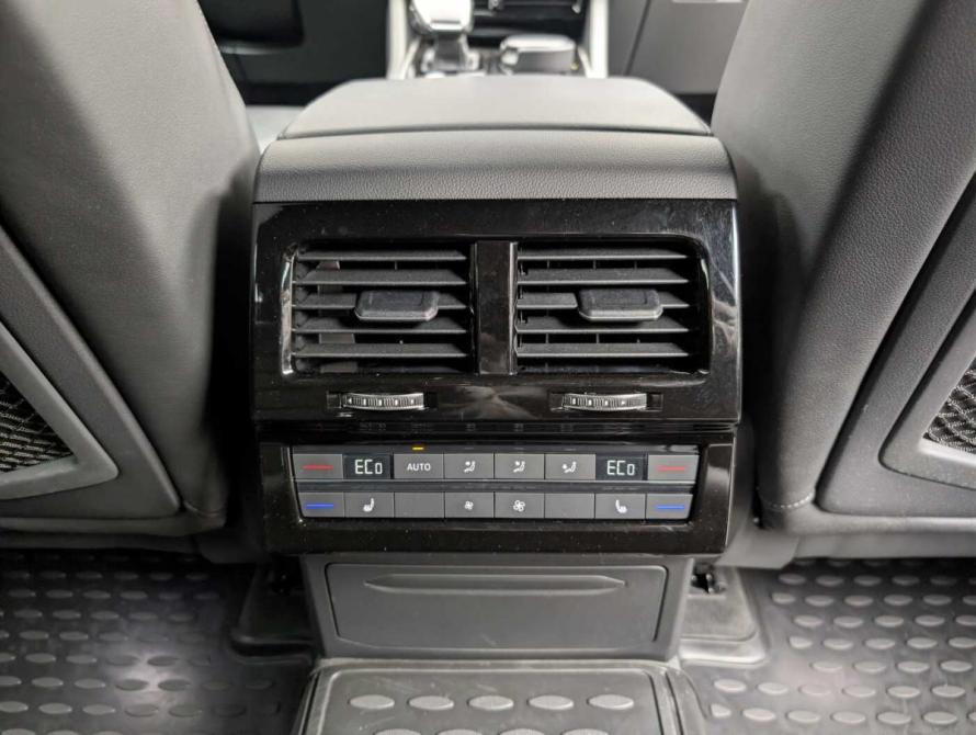 Volkswagen Touareg III Москва  - изображение 17