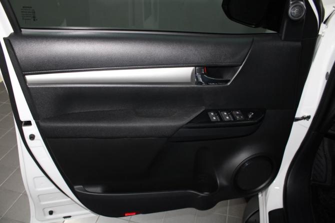 Toyota Hilux VIII Рестайлинг 2 с пробегом 2025 года, цена 7 400 000 рублей, 132 км, offers.body_type.unknown, Автокод Объявления