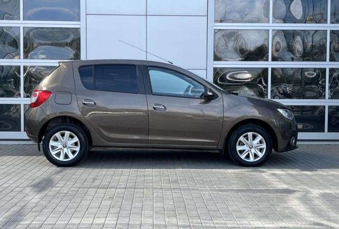 Renault Sandero II с пробегом 2018 года, цена 1 240 000 рублей, 47301 км, хэтчбек, Автокод Объявления