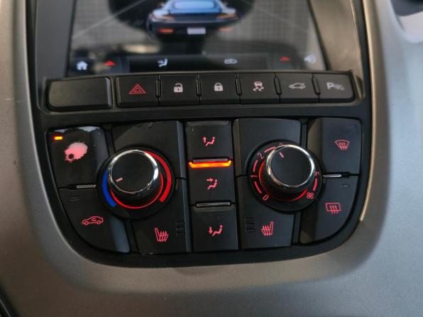 Opel Astra J с пробегом 2010 года, цена 649 000 рублей, 270033 км, хэтчбек, Автокод Объявления