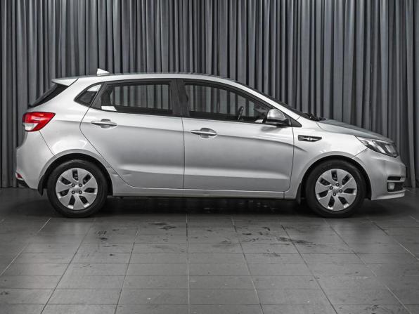 Kia Rio III Рестайлинг с пробегом 2017 года, цена 998 000 рублей, 191259 км, хэтчбек, Автокод Объявления