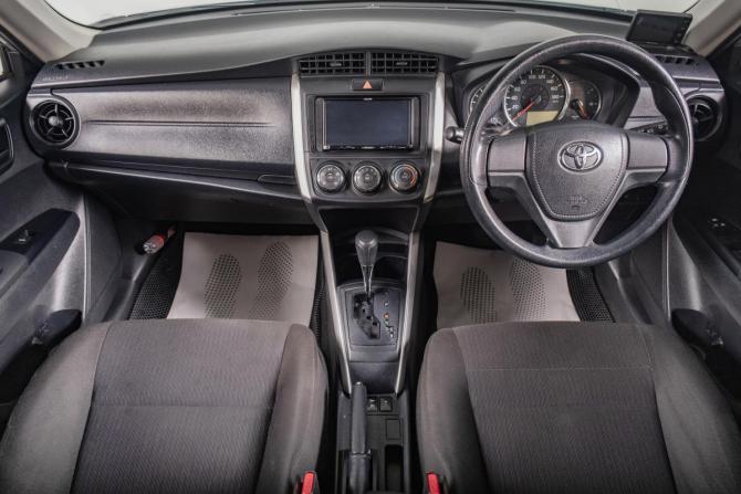 Toyota Corolla XI (E160 E170) Рестайлинг 2 с пробегом 2018 года, цена 1 299 000 рублей, 114350 км, универсал, Автокод Объявления