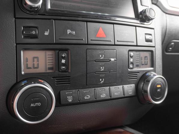Volkswagen Touareg I Рестайлинг с пробегом 2008 года, цена 1 149 000 рублей, 270000 км, внедорожник, Автокод Объявления