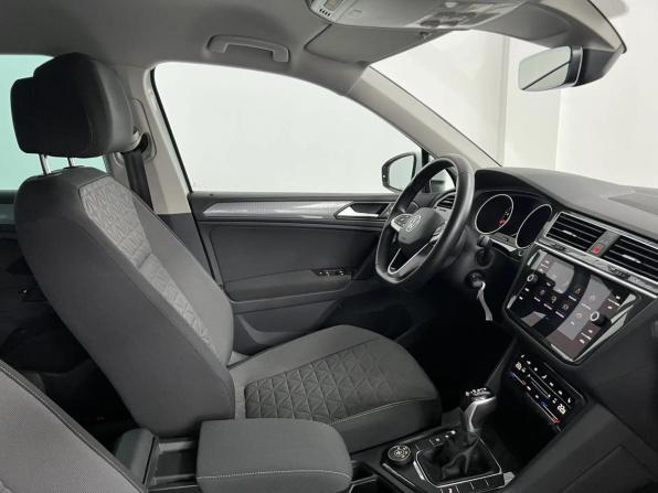 Volkswagen Tiguan II Рестайлинг с пробегом 2021 года, цена 3 399 000 рублей, 41628 км, внедорожник, Автокод Объявления