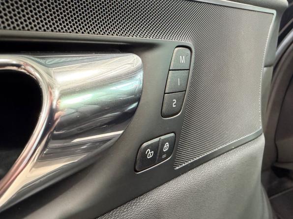 Volvo XC60 II с пробегом 2019 года, цена 3 345 900 рублей, 121644 км, внедорожник, Автокод Объявления