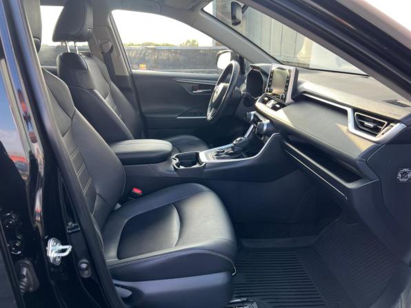 Toyota RAV4 V (XA50) с пробегом 2021 года, цена 3 450 000 рублей, 34116 км, внедорожник, Автокод Объявления