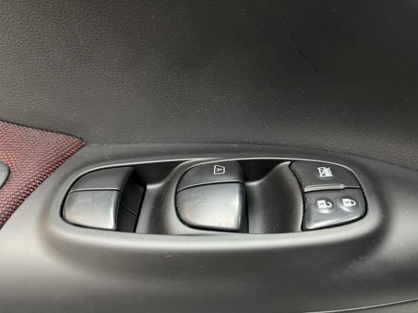 Nissan Juke I с пробегом 2012 года, цена 1 120 000 рублей, 109000 км, внедорожник, Автокод Объявления
