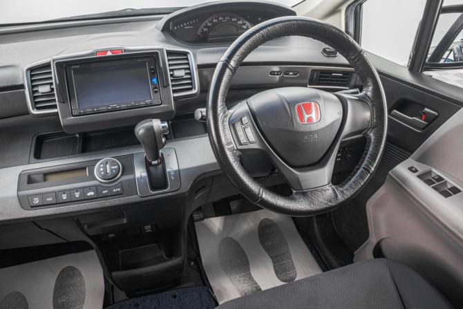 Honda Freed I с пробегом 2009 года, цена 1 379 000 рублей, 113000 км, компактвэн, Автокод Объявления