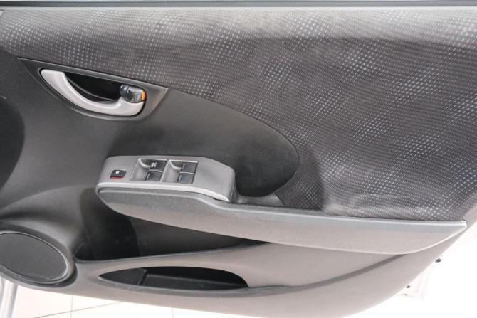 Honda Fit II с пробегом 2012 года, цена 749 000 рублей, 132000 км, хэтчбек, Автокод Объявления