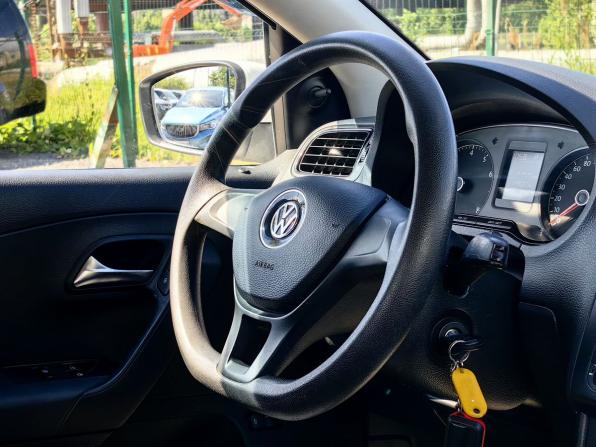 Volkswagen Polo V Рестайлинг с пробегом 2017 года, цена 919 000 рублей, 149000 км, седан, Автокод Объявления