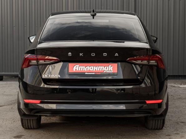 Skoda Octavia IV (A8) с пробегом 2021 года, цена 2 290 000 рублей, 106370 км, лифтбек, Автокод Объявления