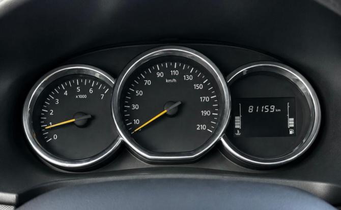 Renault Logan II Рестайлинг с пробегом 2021 года, цена 890 000 рублей, 93070 км, седан, Автокод Объявления