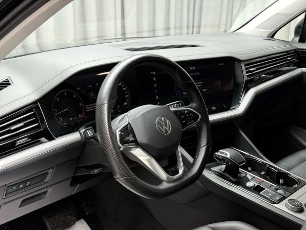 Volkswagen Touareg III с пробегом 2019 года, цена 4 249 000 рублей, 235249 км, внедорожник, Автокод Объявления