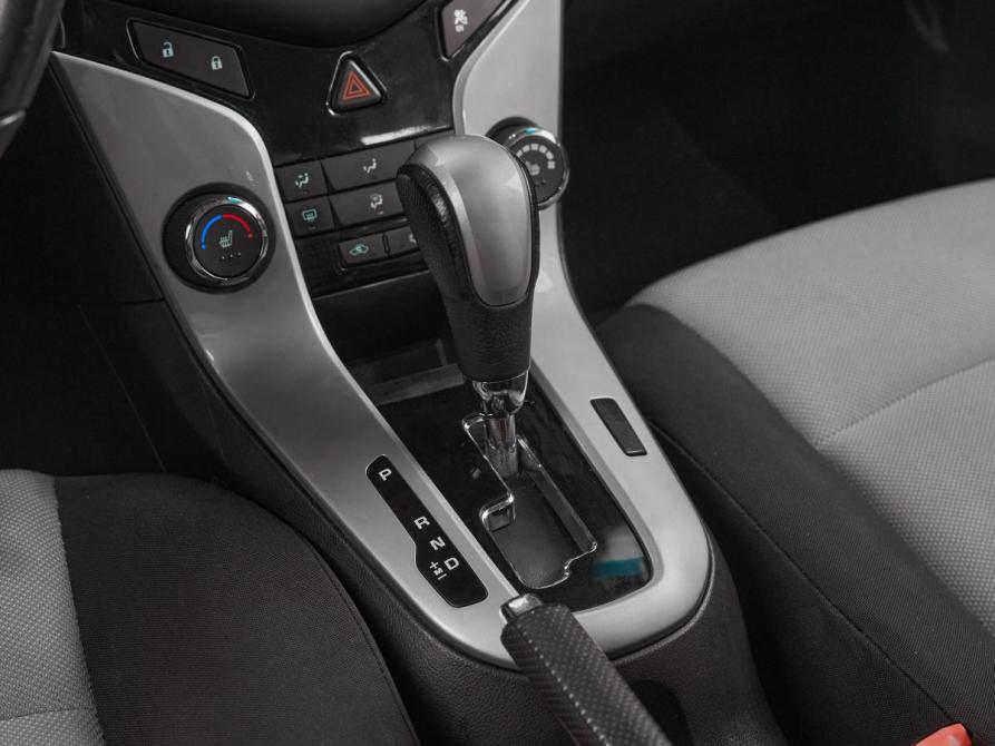 Chevrolet Cruze I Рестайлинг Москва  - изображение 12