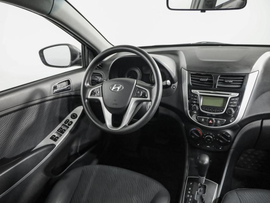 Hyundai Solaris I Санкт-Петербург  - изображение 9