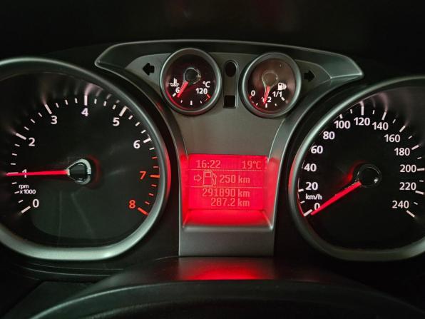 Ford Focus II Рестайлинг с пробегом 2008 года, цена 390 000 рублей, 291890 км, седан, Автокод Объявления