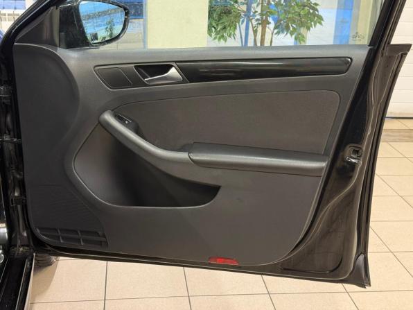 Volkswagen Jetta VI с пробегом 2012 года, цена 1 050 000 рублей, 236000 км, седан, Автокод Объявления
