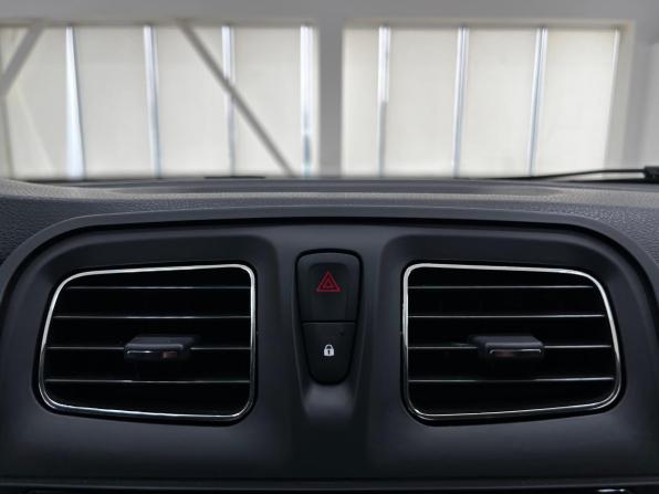 Renault Logan II Рестайлинг с пробегом 2021 года, цена 1 180 000 рублей, 99409 км, седан, Автокод Объявления