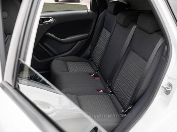 Mercedes-Benz B-Класс II (W246) Рестайлинг с пробегом 2015 года, цена 1 399 000 рублей, 132940 км, хэтчбек, Автокод Объявления