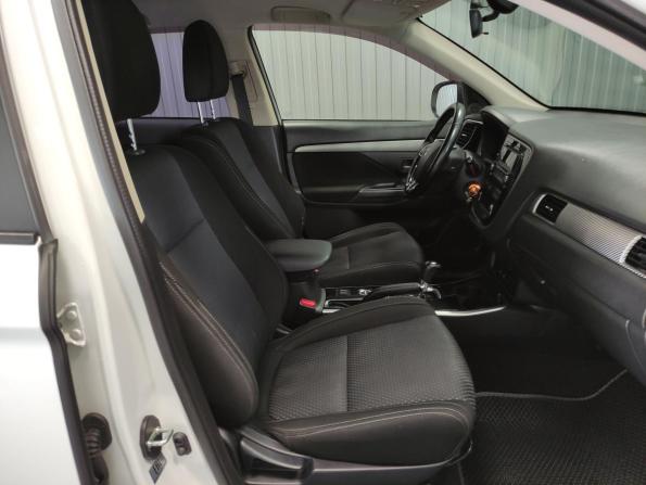 Mitsubishi Outlander III Рестайлинг 2 с пробегом 2017 года, цена 1 746 000 рублей, 137545 км, внедорожник, Автокод Объявления