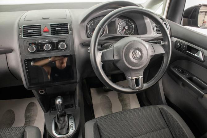 Volkswagen Touran I Рестайлинг 2 с пробегом 2013 года, цена 899 000 рублей, 13700 км, компактвэн, Автокод Объявления