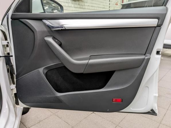 Skoda Octavia III (A7) Рестайлинг с пробегом 2018 года, цена 1 745 000 рублей, 73418 км, лифтбек, Автокод Объявления
