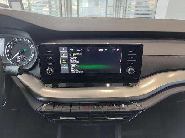 Skoda Octavia IV (A8) с пробегом 2021 года, цена 2 420 000 рублей, 91747 км, лифтбек, Автокод Объявления