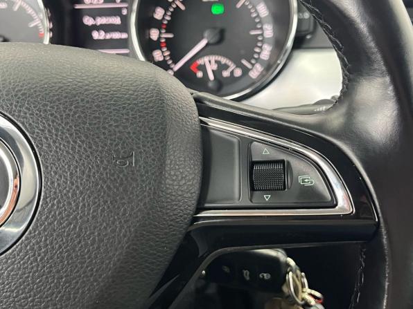 Skoda Superb II Рестайлинг с пробегом 2014 года, цена 1 299 000 рублей, 221781 км, лифтбек, Автокод Объявления
