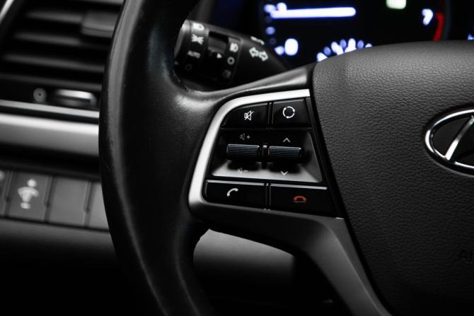 Hyundai Elantra VI (AD) с пробегом 2018 года, цена 1 614 000 рублей, 89970 км, седан, Автокод Объявления