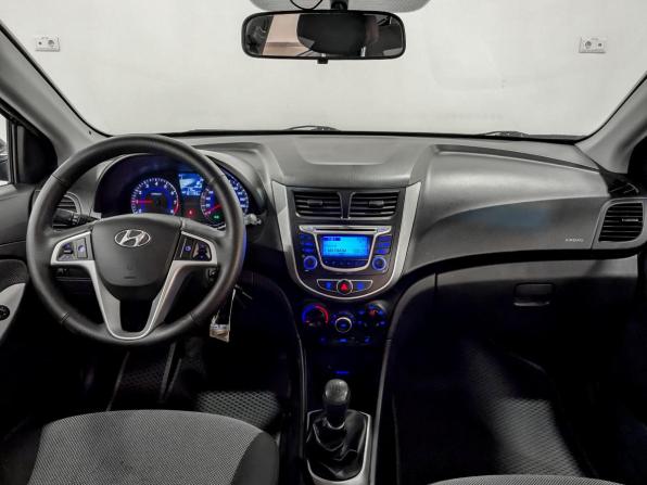 Hyundai Solaris I с пробегом 2014 года, цена 840 000 рублей, 121148 км, седан, Автокод Объявления
