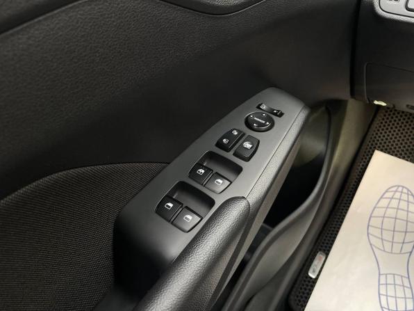 Hyundai Solaris II с пробегом 2019 года, цена 1 499 000 рублей, 74788 км, седан, Автокод Объявления