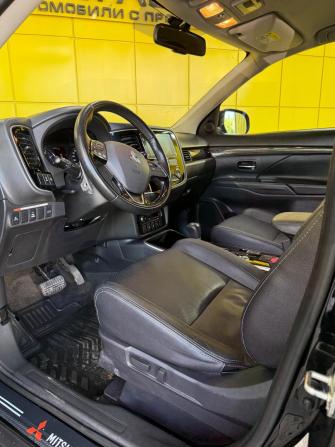 Mitsubishi Outlander III Рестайлинг 3 с пробегом 2018 года, цена 2 190 000 рублей, 175000 км, внедорожник, Автокод Объявления