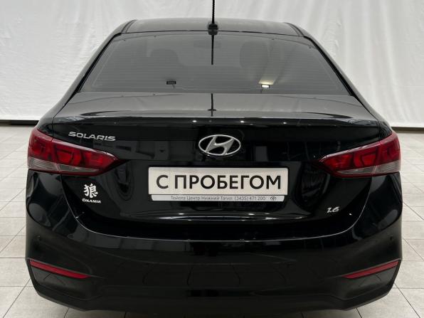 Hyundai Solaris II с пробегом 2017 года, цена 1 349 000 рублей, 100489 км, седан, Автокод Объявления