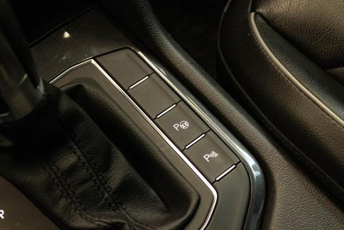 Volkswagen Tiguan II с пробегом 2018 года, цена 2 499 000 рублей, 201219 км, внедорожник, Автокод Объявления