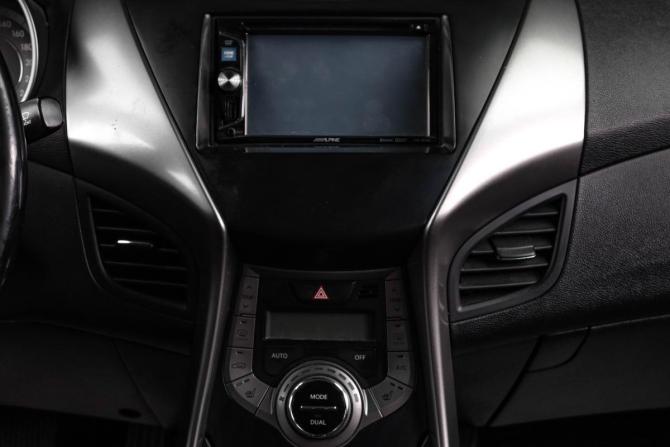 Hyundai Avante V с пробегом 2013 года, цена 1 169 000 рублей, 145380 км, седан, Автокод Объявления