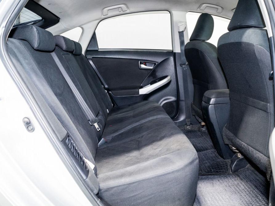 Toyota Prius III Рестайлинг (XW30) Чита  - изображение 5