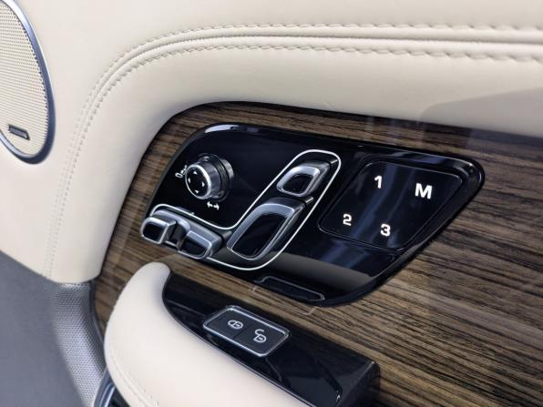 Land Rover Range Rover IV Рестайлинг с пробегом 2018 года, цена 7 055 000 рублей, 131260 км, внедорожник, Автокод Объявления