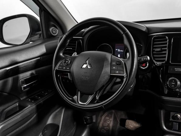 Mitsubishi Outlander III Рестайлинг 2 с пробегом 2017 года, цена 2 100 000 рублей, 165522 км, внедорожник, Автокод Объявления
