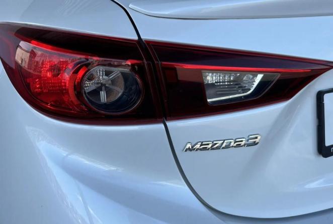 Mazda 3 III (BM) с пробегом 2013 года, цена 995 000 рублей, 242170 км, седан, Автокод Объявления