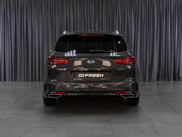 Kia Ceed III с пробегом 2020 года, цена 1 999 000 рублей, 42726 км, универсал, Автокод Объявления