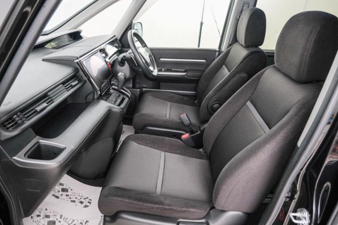 Honda Stepwgn V Рестайлинг с пробегом 2019 года, цена 2 499 000 рублей, 56111 км, минивэн, Автокод Объявления