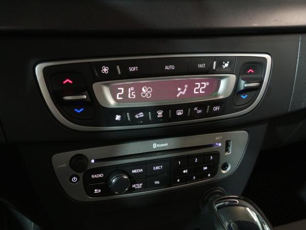 Renault Fluence I Рестайлинг с пробегом 2014 года, цена 699 000 рублей, 231536 км, седан, Автокод Объявления