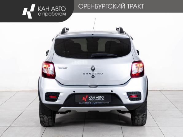 Renault Sandero II с пробегом 2015 года, цена 955 000 рублей, 140000 км, хэтчбек, Автокод Объявления