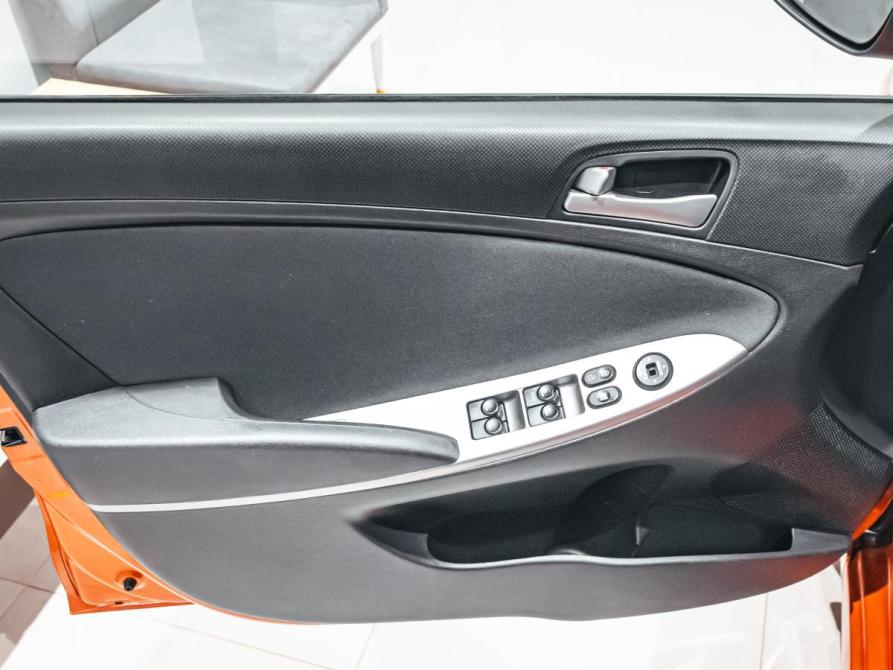 Hyundai Solaris I Рестайлинг Екатеринбург  - изображение 13