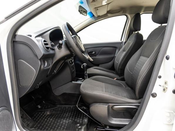 Renault Logan II с пробегом 2018 года, цена 898 000 рублей, 105743 км, седан, Автокод Объявления
