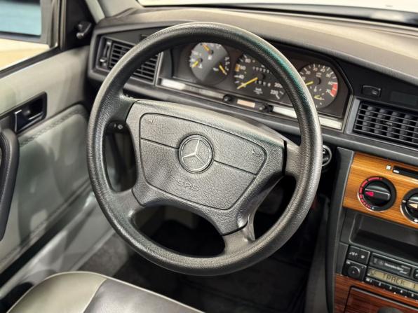 Mercedes-Benz 190 (W201) с пробегом 1984 года, цена 1 750 000 рублей, 91000 км, седан, Автокод Объявления