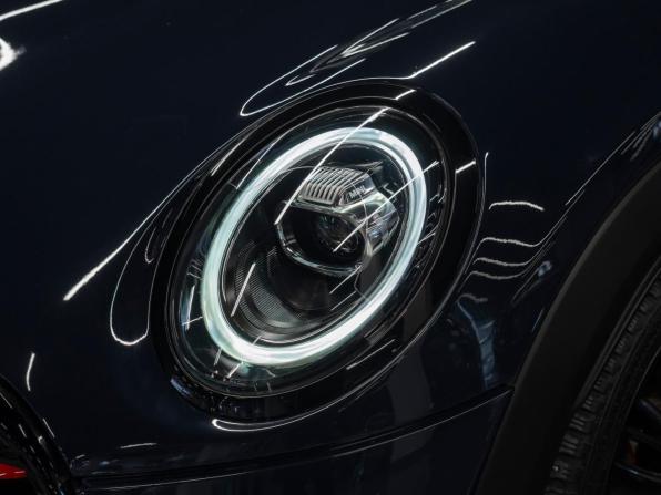 Mini Hatch III (F55/F56) Рестайлинг с пробегом 2019 года, цена 2 980 000 рублей, 69442 км, хэтчбек, Автокод Объявления