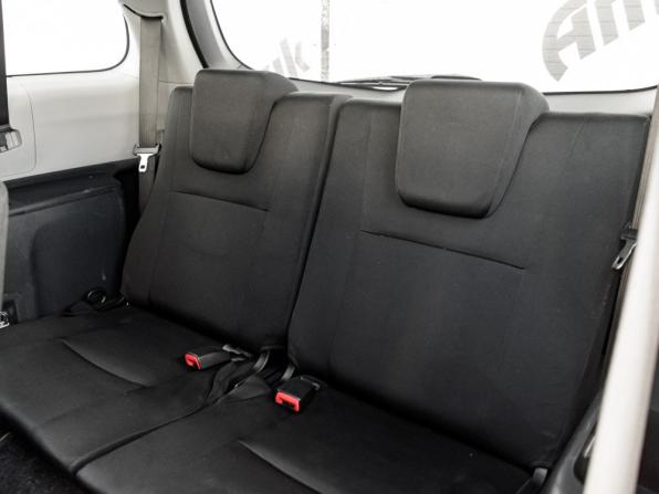 Toyota Wish II Рестайлинг с пробегом 2016 года, цена 1 645 000 рублей, 177003 км, минивэн, Автокод Объявления